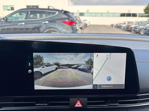 Used 2025 Hyundai Elantra SEL image 17