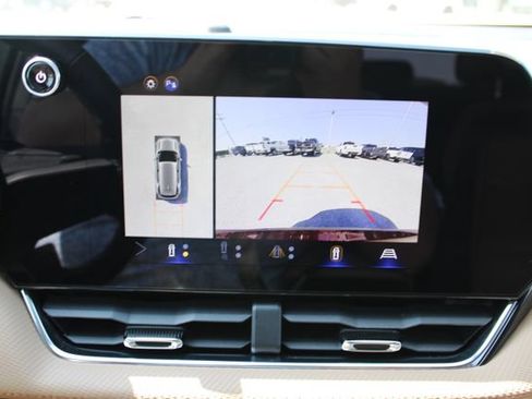 Used 2025 Chevrolet Equinox ACTIV w/ Safety and Technology Package FWD image 27