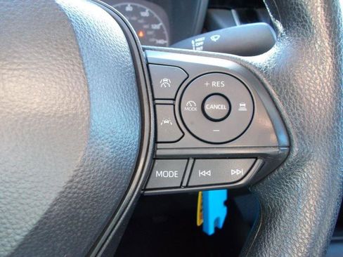 Used 2025 Toyota Corolla LE image 19