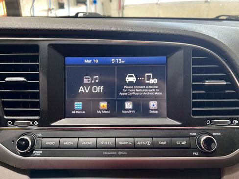 Used 2017 Hyundai Elantra SE image 12