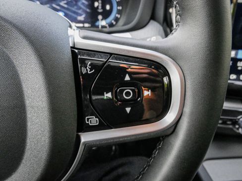 Used 2025 Volvo XC60 B5 Plus w/ Climate Package image 20