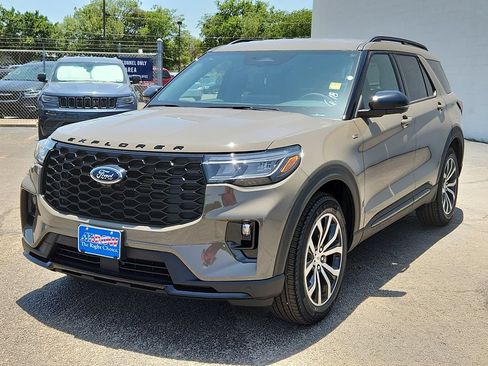 New 2026 Ford Explorer ST-Line RWD image 4