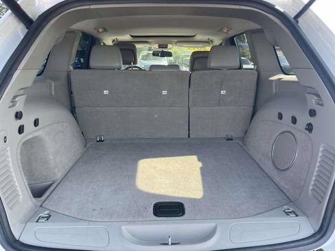 Used 2013 Jeep Grand Cherokee Laredo RWD image 10