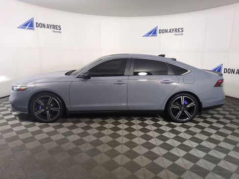 Used 2023 Honda Accord Sport image 2