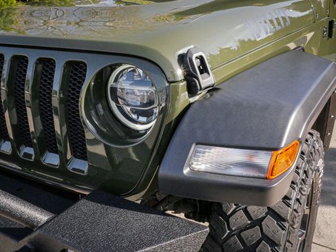 Used 2021 Jeep Wrangler Unlimited Sport image 6