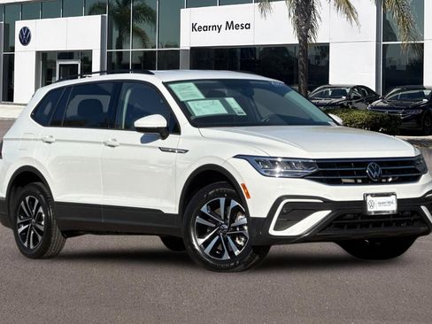 Used 2022 Volkswagen Tiguan S image 2