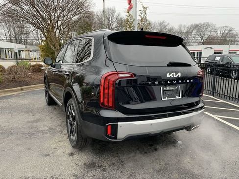 Used 2023 Kia Telluride S image 6