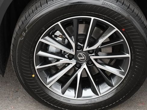 Used 2026 Lexus NX 350h 350h Premium image 8