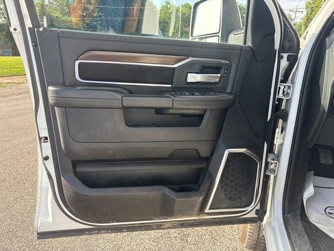 Used 2024 RAM 2500 Laramie w/ Safety Group AWD/4WD image 10