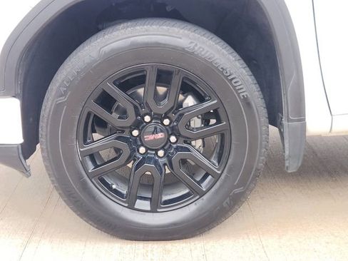 Used 2024 GMC Sierra 1500 Elevation RWD image 10