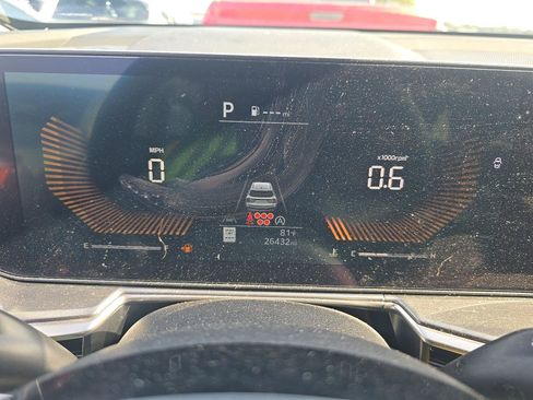 Used 2025 Kia Sorento LX FWD image 3