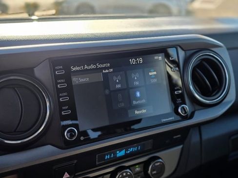 Used 2022 Toyota Tacoma TRD Off-Road image 27