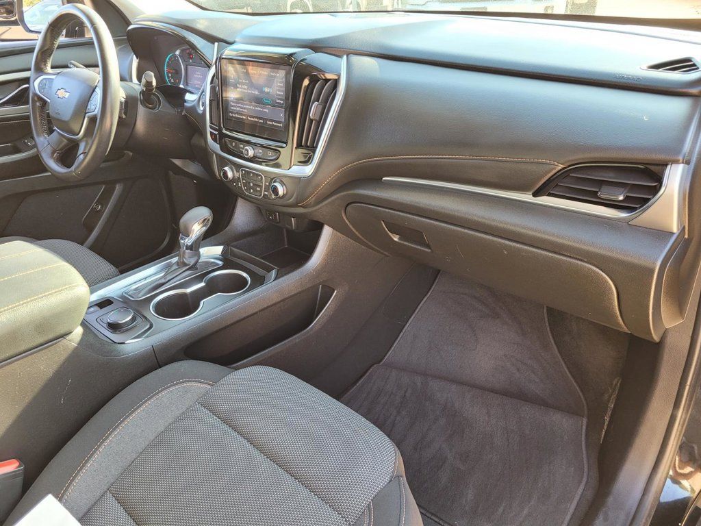 Used 2021 Chevrolet Traverse LT FWD image 9