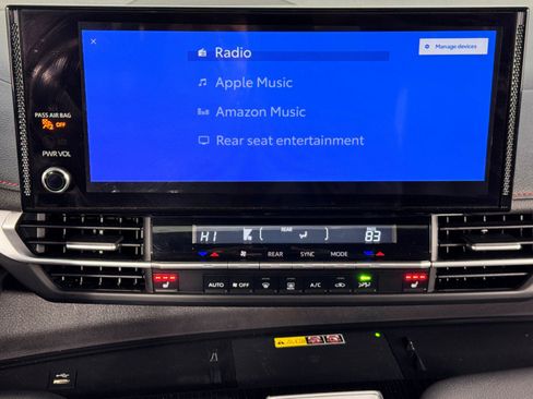 Used 2025 Toyota Sienna XSE w/ XSE Plus Package image 26