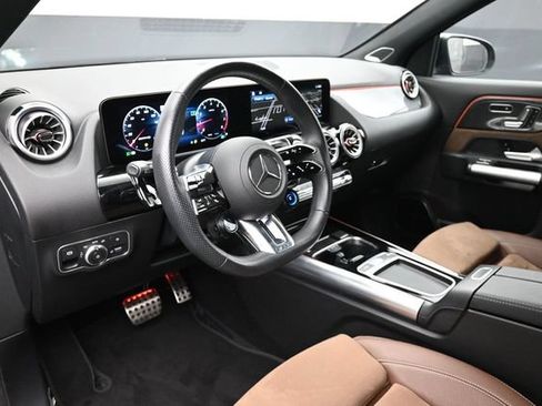 Used 2025 Mercedes-Benz GLA 35 AMG 4MATIC image 17