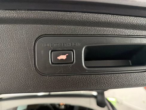 Used 2023 Honda Odyssey Elite image 9