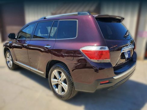 Used 2011 Toyota Highlander Limited w/ Tow Pkg FWD image 5