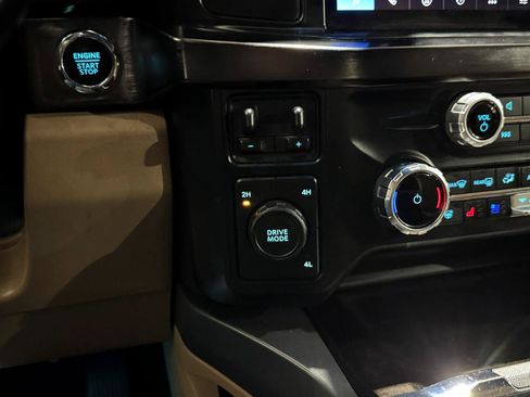 Used 2023 Ford F350 Lariat w/ FX4 Off-Road Package AWD/4WD image 24