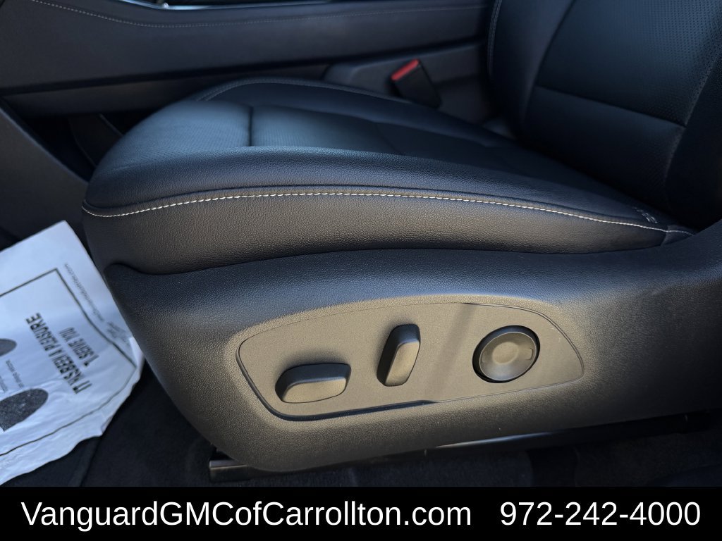 Used 2025 Chevrolet Traverse LT FWD image 27