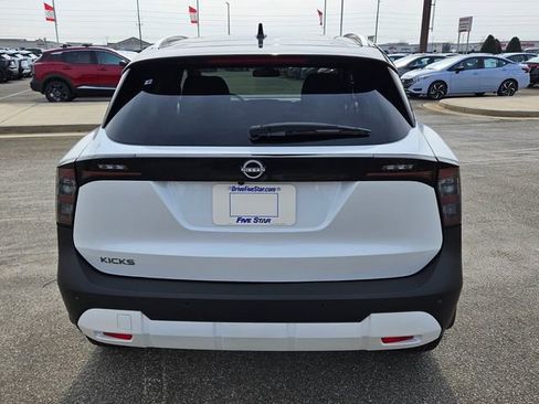 New 2026 Nissan Kicks SV w/ SV Premium Package image 9