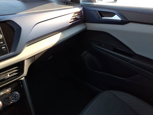 Used 2023 Volkswagen Taos SE image 23