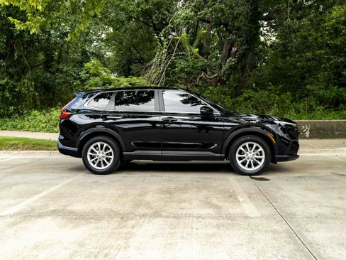 Used 2023 Honda CR-V EX-L image 10
