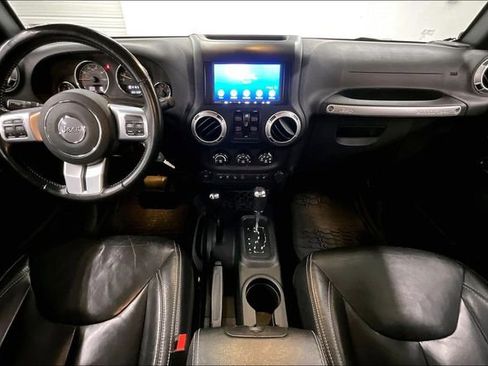 Used 2016 Jeep Wrangler Unlimited Rubicon image 15