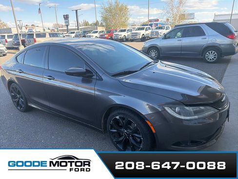 Used 2015 Chrysler 200 S w/ Sun/Sound Group FWD image 2
