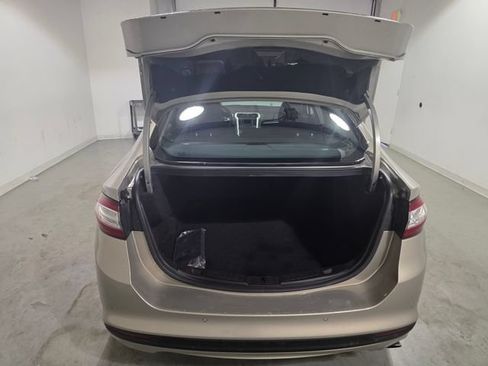 Used 2016 Ford Fusion SE w/ SE Cold Weather Package FWD image 8