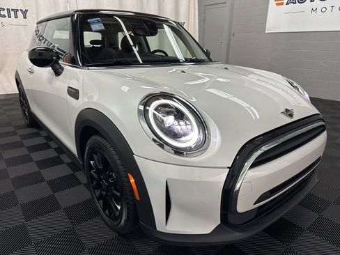 Used 2023 MINI Cooper 2-Door Hardtop image 2
