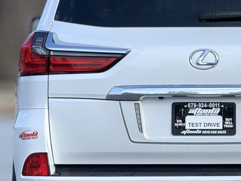 Used 2020 Lexus LX 570 4WD w/ Luxury Package image 15