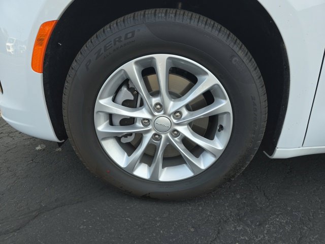 New 2027 Chrysler Pacifica Select AWD/4WD image 33