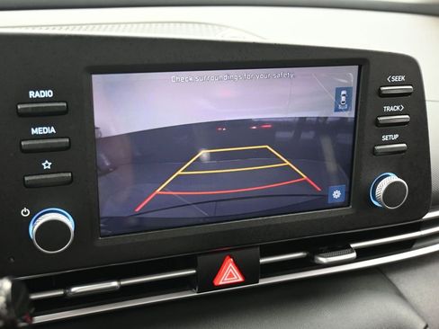 Used 2023 Hyundai Elantra SEL image 21