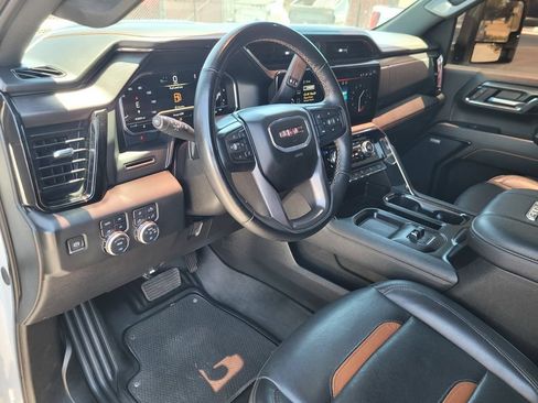 Used 2024 GMC Sierra 2500 AT4 AWD/4WD image 15