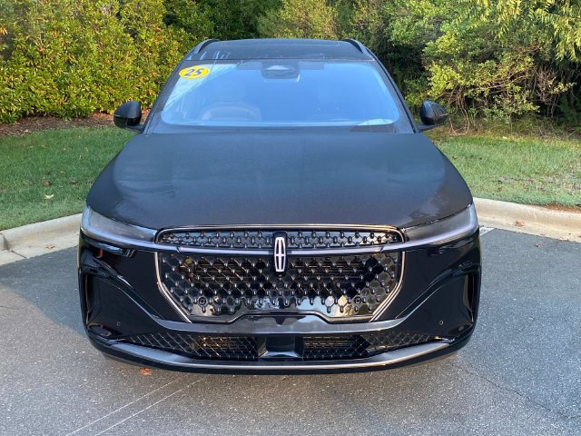 Certified 2025 Lincoln Nautilus Reserve w/ Jet Appearance Package AWD/4WD image 2