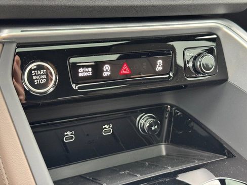 New 2025 Audi Q5 Prestige image 14
