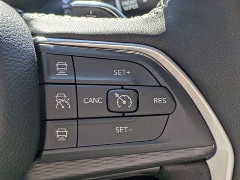 New 2025 Jeep Grand Cherokee L Laredo image 23