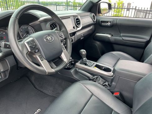 Used 2018 Toyota Tacoma Limited image 20