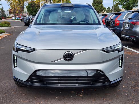 New 2025 Volvo EX90 Ultra image 5