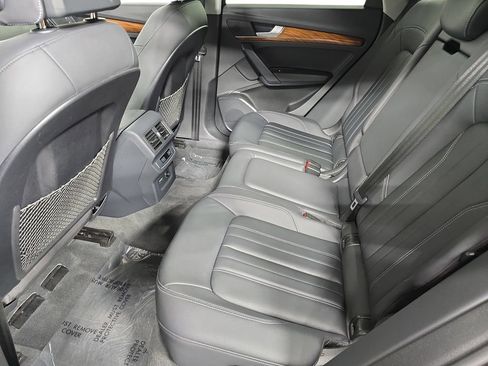 Used 2023 Audi Q5 2.0T Premium w/ Convenience Package AWD/4WD image 24