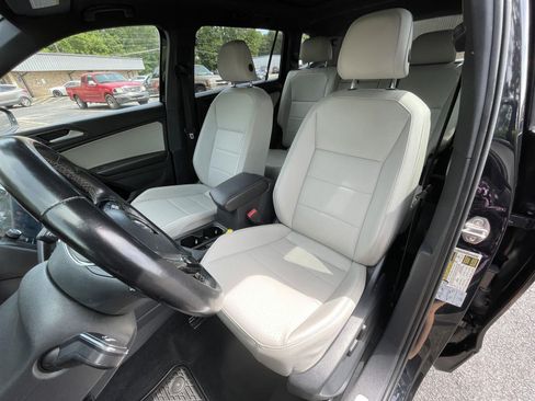 Used 2021 Volkswagen Tiguan SE R-Line FWD image 9