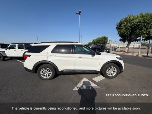 Used 2025 Ford Explorer Active w/ Active Comfort Package RWD image 7