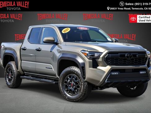 Certified 2025 Toyota Tacoma TRD Off-Road AWD/4WD image 1