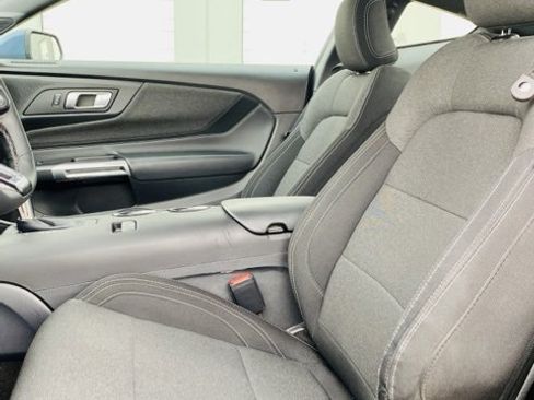 Used 2025 Ford Mustang Coupe image 10