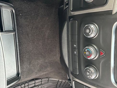 Used 2018 RAM 2500 Tradesman w/ Chrome Appearance Group image 17