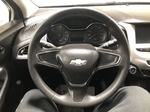 Used 2018 Chevrolet Cruze LS image 24