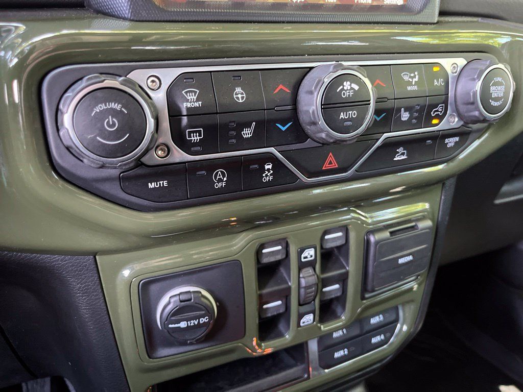 Used 2021 Jeep Gladiator Overland w/ Popular Equipment Package AWD/4WD image 42