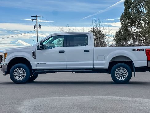 Used 2017 Ford F250 XLT image 8