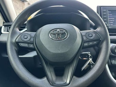 Used 2021 Toyota RAV4 LE image 25