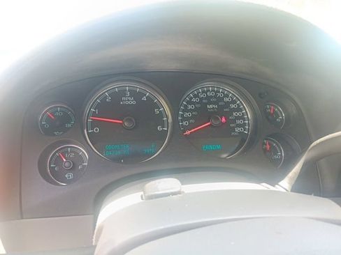 Used 2011 Chevrolet Avalanche LT w/ Texas Edition RWD image 2